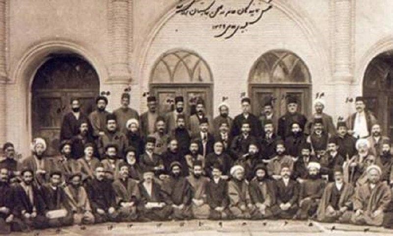 بیداری ایرانیان / واکاوی نقش و تاثیر روشنفکران در انقلاب مشروطه ایران