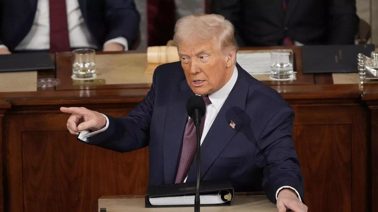 ببینید | ترامپ خطاب به پلیس واشنگتن: به بی‌خانمان‌ها ضربه بزنید، فقط زبان زور را می‌فهمند!