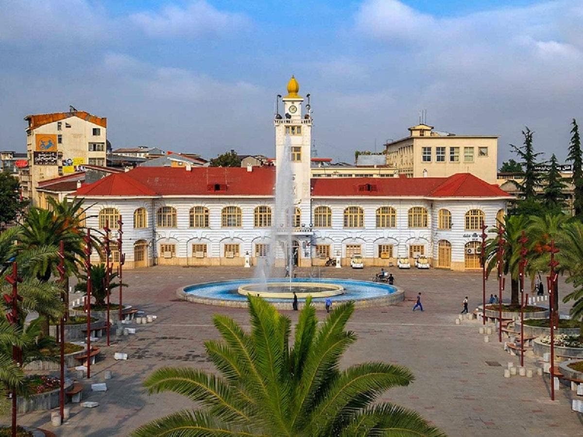 میدان شهرداری رشت در سال‌های دور (عکس)