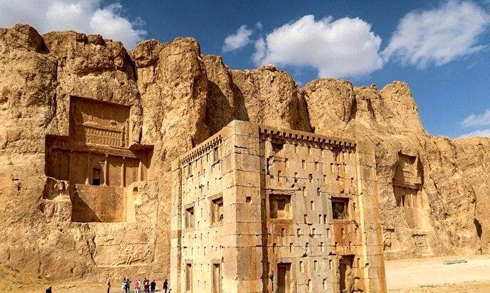 کشف کتیبۀ 1500 ساله بر روی یک «استخوان‌دان» دورۀ ساسانی