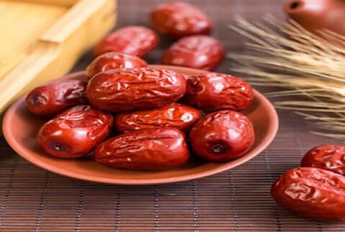 خواص و مضرات عناب + بهترین زمان مصرف