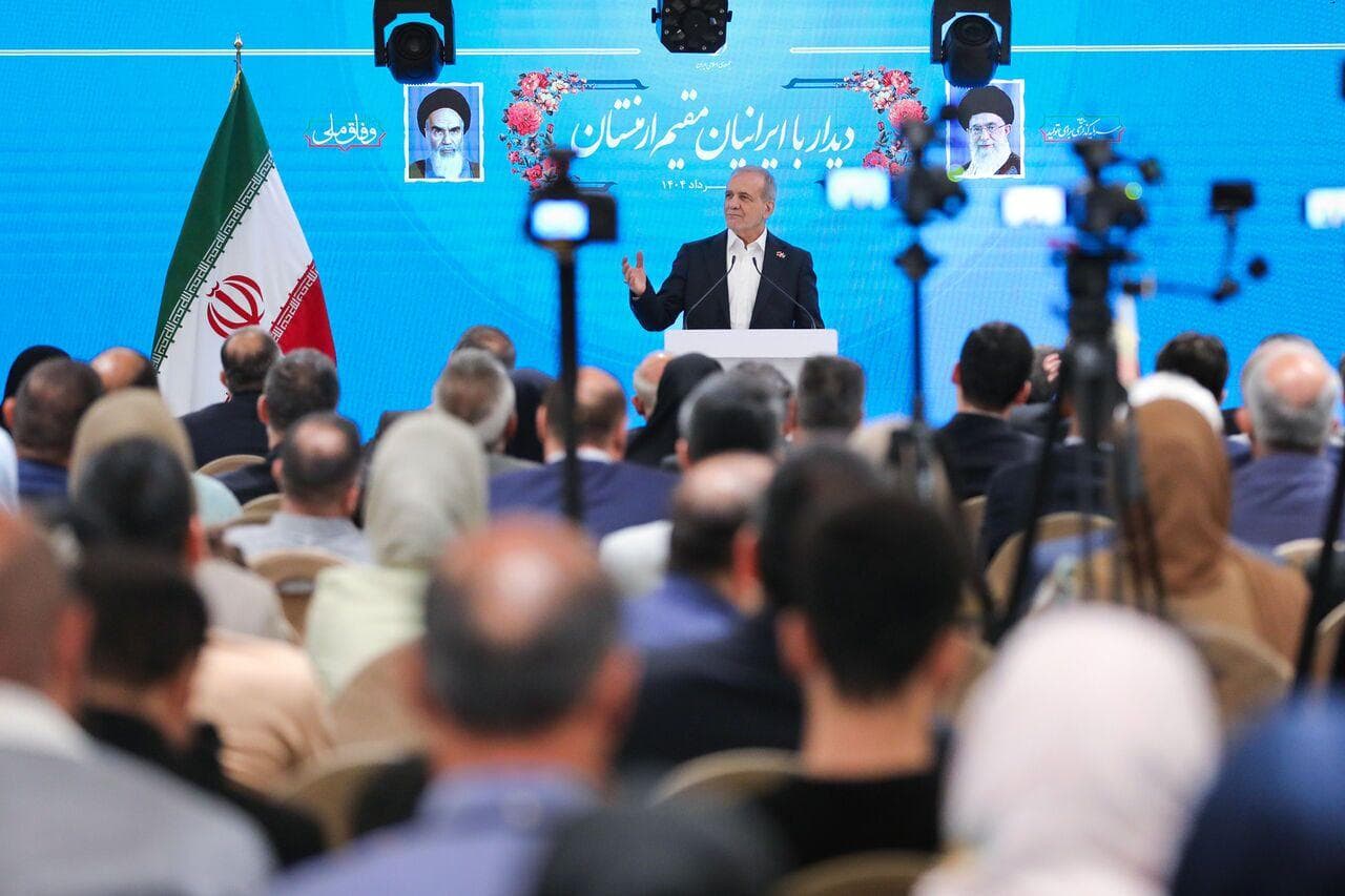 پزشکیان: تمدن‌هایی که نتوانستند به خوبی با دیگران ارتباط و تعامل داشته باشند، عقب مانده و پیشرفت نکردند