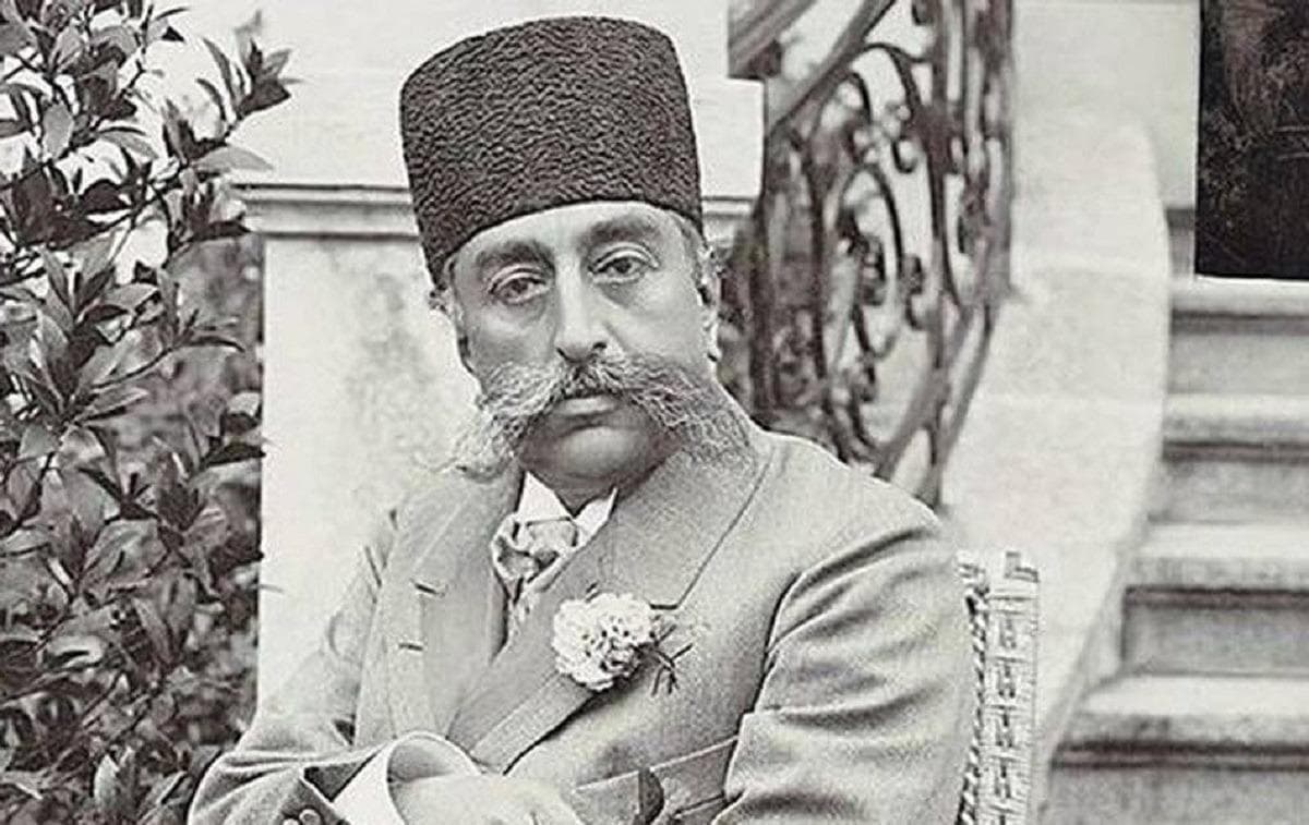 مظفرالدین شاه قاجار و وزیرش امین السطان در اولین سفر خود به اروپا (عکس)