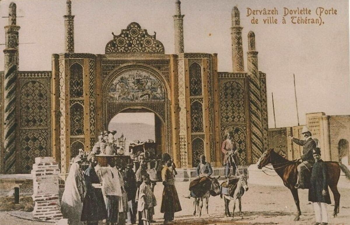 نمایی بی‌نظیر از دروازه دولت دوره قاجار