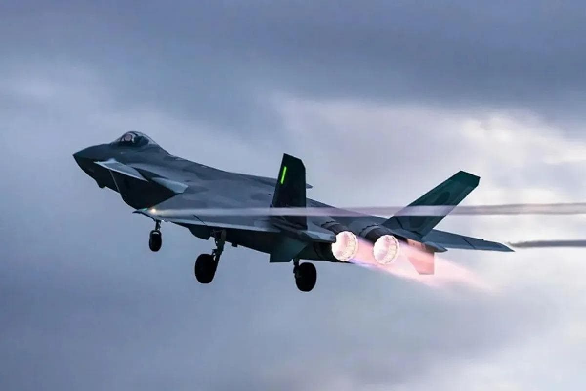 سلاح مخفی جنگنده J-20 چین دربرابر F-22 آمریکا؛ نبرد «پرنده شکاری» و «اژدها»