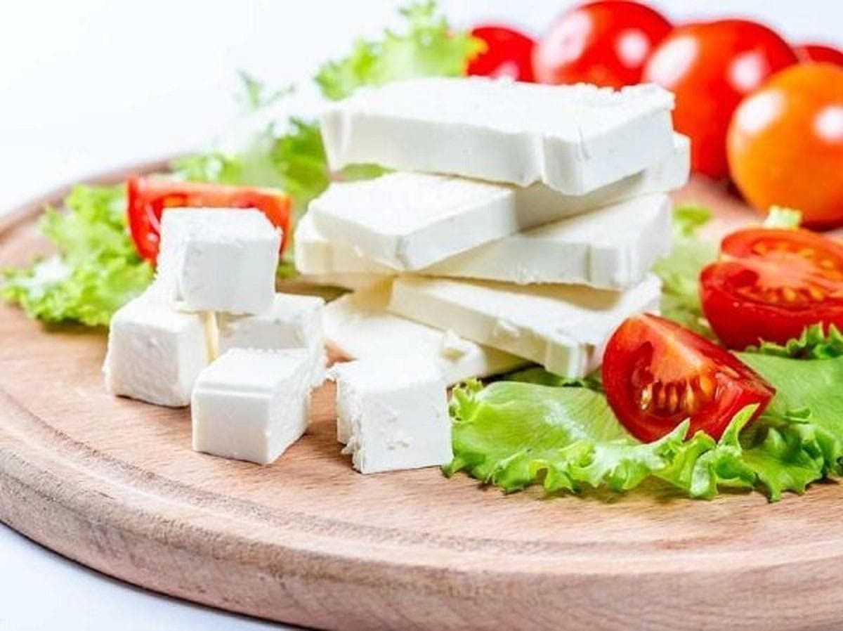 خوردن پنیر در وعده صبحانه ضرر دارد؟