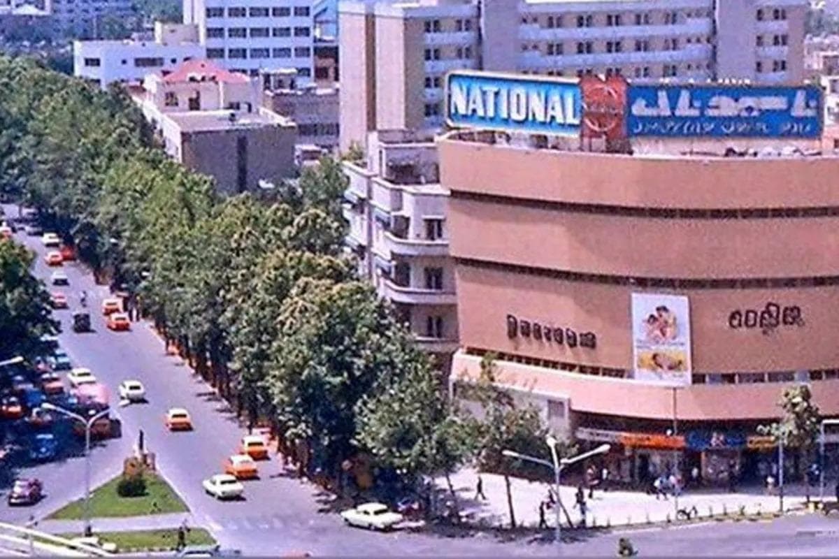 سینما پولیدور و درختان خیابان ولیعصر در دهه ۵۰!