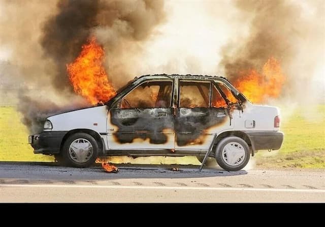 خراسان رضوی/ 2 نفر در آتش پراید سوختند؛ ۳ نفر دچار سوختگی شدید شدند