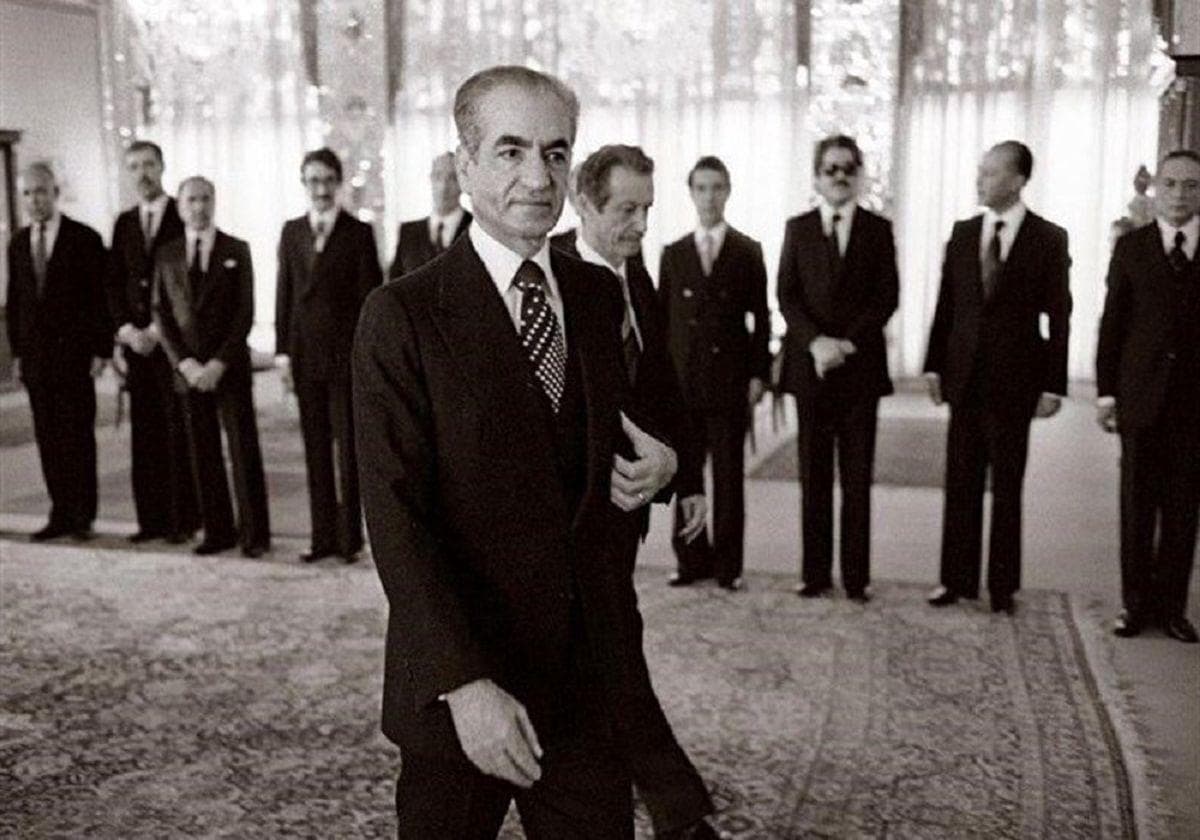 محمدرضا پهلوی در نخستین روز سلطنت؛ 25 شهریور 1320(عکس)