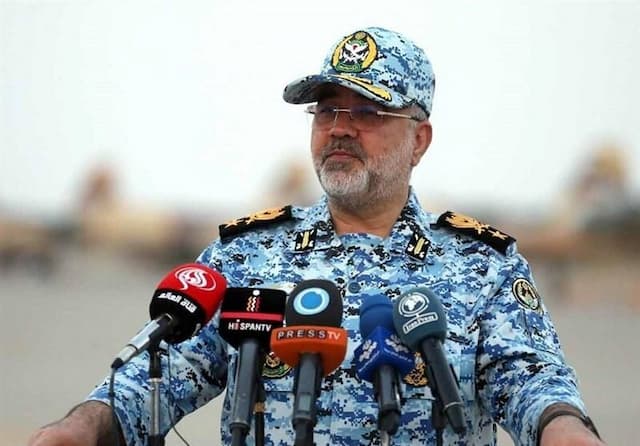 فرمانده نیروی هوایی ارتش: تنها چند دقیقه پس از آغاز حمله رژیم صهیونیستی خلبانان پایگاه هوایی موفق شدند هواگردهای پیشرفته بدون سرنشین دشمن را ساقط کنند