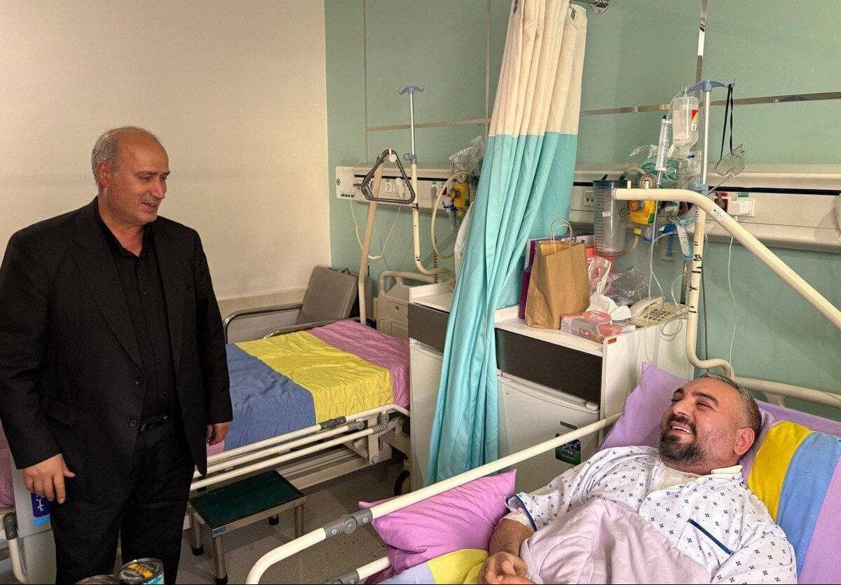 مهدی تاج بر بالین یک خبرنگار ورزشی