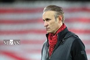 گل‌محمدی: اشتباهات داوری به ضرر فولاد تمام شد/ لیگ برای ۴ تیم است و ۱۲ تیم دیگر در لیگ دیگری بازی می‌کنند