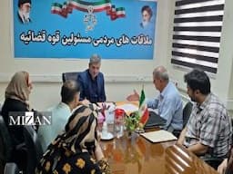 سرپرست مجتمع قضایی شهید صدر و سرپرست دادسرای ناحیه ۱۶ تهران در مرکز ارتباطات مردمی قوه قضاییه به مشکلات مراجعان رسیدگی کردند