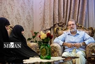دیدار لاریجانی با خانواده‌ شهیدان والامقام محرابی و شادمانی