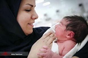 آیا محدود کردن غذا یا حذف گوشت، تخم‌مرغ و حبوبات پس از زایمان برای سلامتی مادر و نوزاد مفید است؟