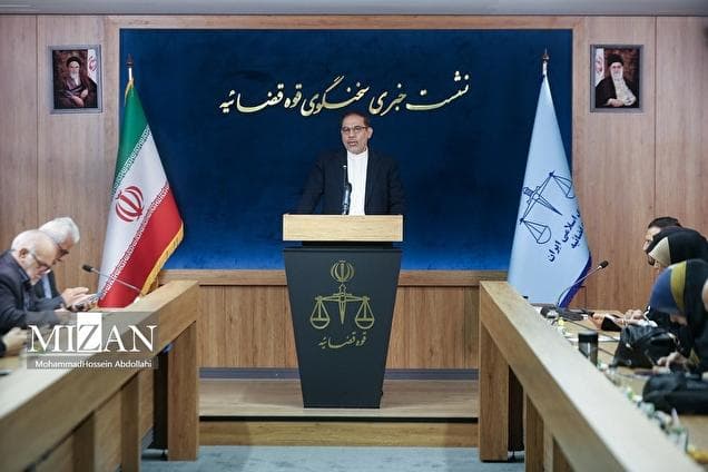 تذکر دستگاه قضایی به رئیس کل بانک مرکزی و بابک زنجانی