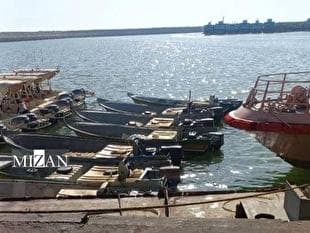 پنج شناور حامل سوخت قاچاق در آب‌های میناب توقیف شد