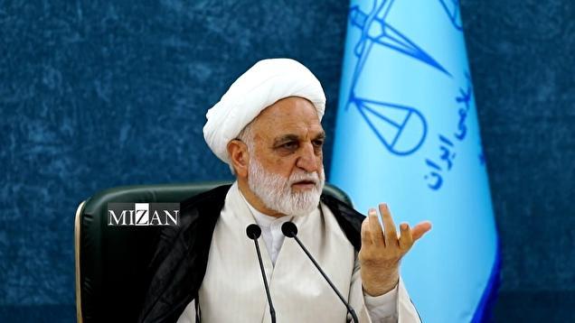 یک انتقاد جدی؛ قانون داریم اما باز هم برخی مطالبه طرح موضوعات در جلسه سران قوا را دارند/ اجازه ندهیم هر مسئله‌ای به جلسه سران قوا بیاید