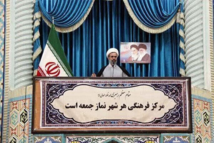 تضعیف وحدت و همدلی مردم توسط دوقطبی سازان خیانت است