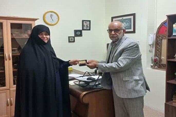 بانوی قرآنی لرستان تجلیل شد