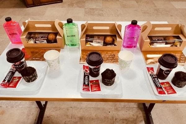 ممنوعیت پذیرایی و ارائه هدیه در جلسات دفاع