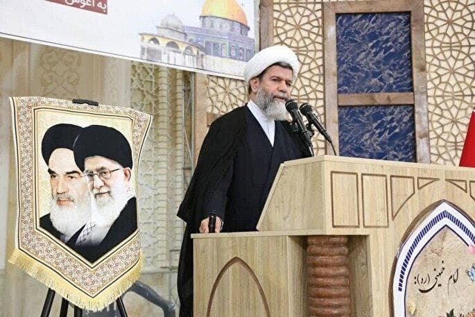 پیامبر(ص) محور وحدت و الگوی جاودان امت اسلامی است