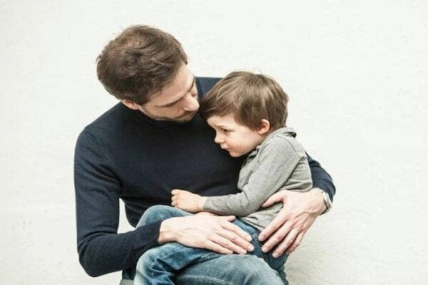 فواید روانی و جسمانی بغل کردن کودکان