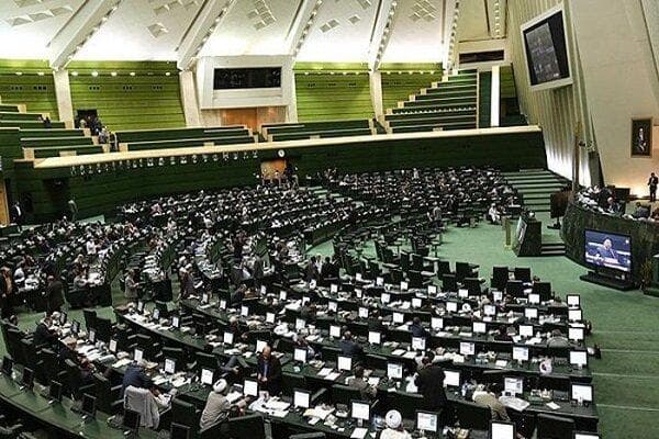 مجلس با افزایش تعرفه اینترنت تلفن‌های همراه مخالفت کرد