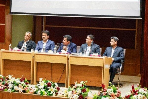 مردم باید نقش‌آفرین اصلی در توسعه و برنامه‌ریزی‌ها شوند