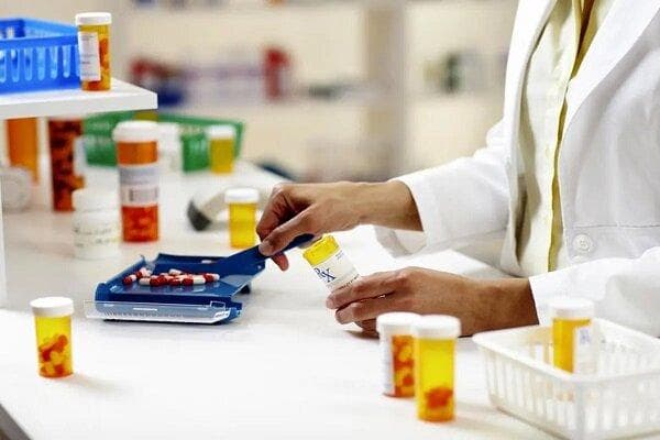 کمبود مواد اولیه داروهای مخدر در کشور
