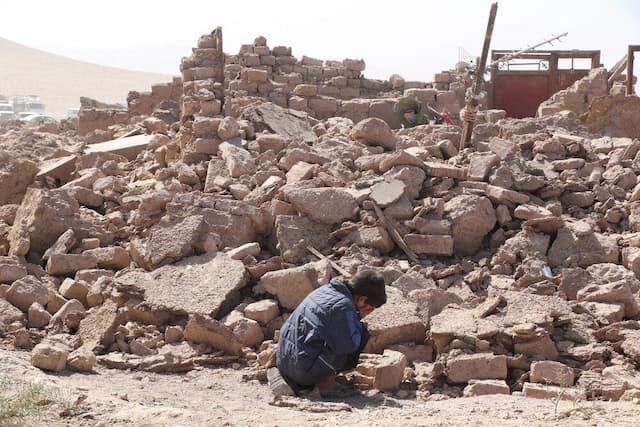 جان‌باختن بیش از ۸۰۰ نفر در زلزله شرق افغانستان