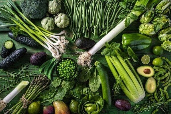۵ سبزی مفید برای رفع چربی شکم