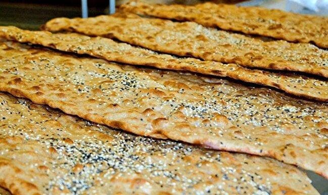 تبعات افزایش نان‌های لوکس در سطح جامعه/نان سنگگ ۵۰ هزار تومانی در برابر حقوق ۱۴ میلیونی!