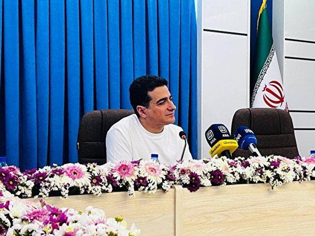 نخستین اجرای خیابانی «همایون شجریان» پس از سالها/ میدان آزادی میزبان شد