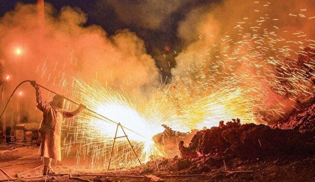 فولاد ایران قوی‌تر از تحریم‌ها؛ صنعتگران راه‌ مقابله با مکانیسم ماشه را بلدند، اگر سیاست‌‌های داخلی علیه تولیدکنندگان نباشد