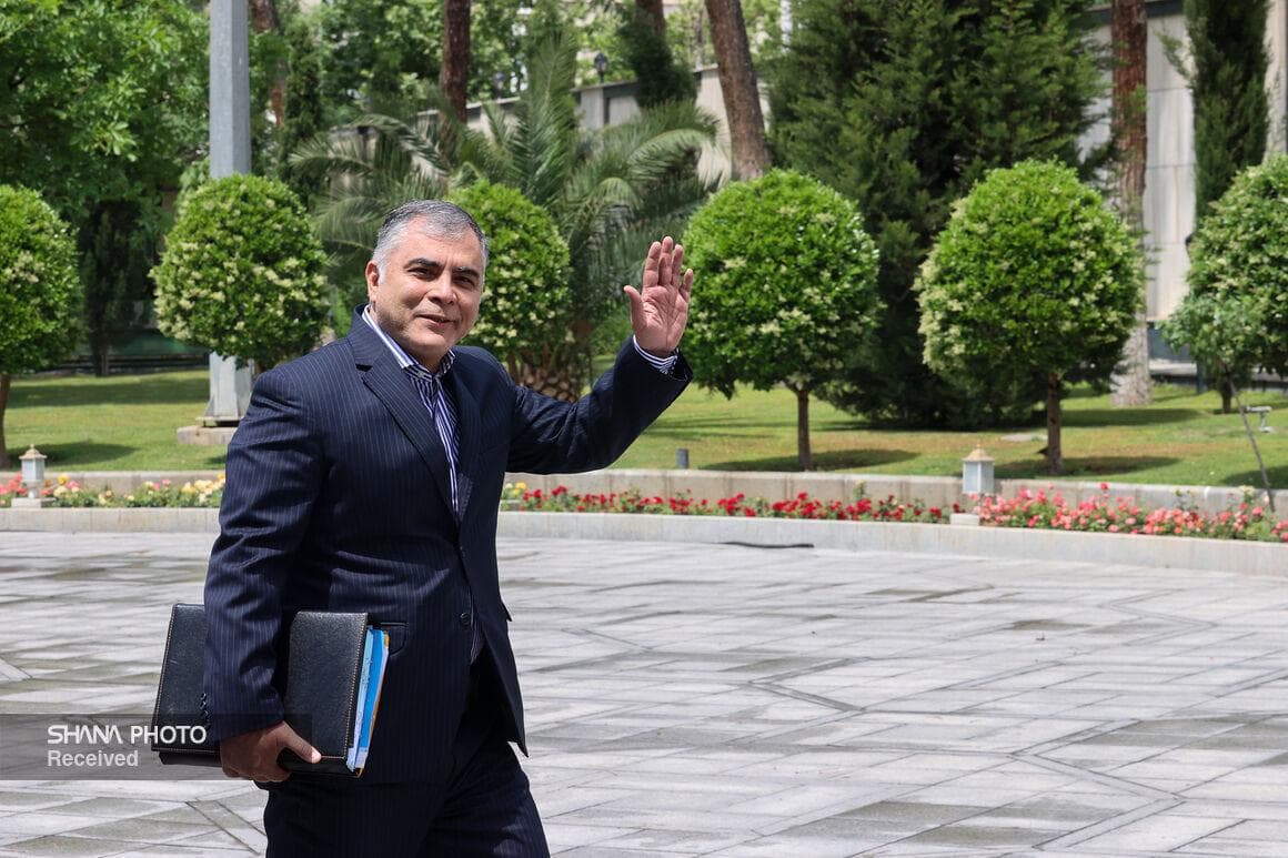 سال سخت پاک‌نژاد چگونه گذشت؟/ گام‌های استوار نفت زیر آتش جنگ و تحریم