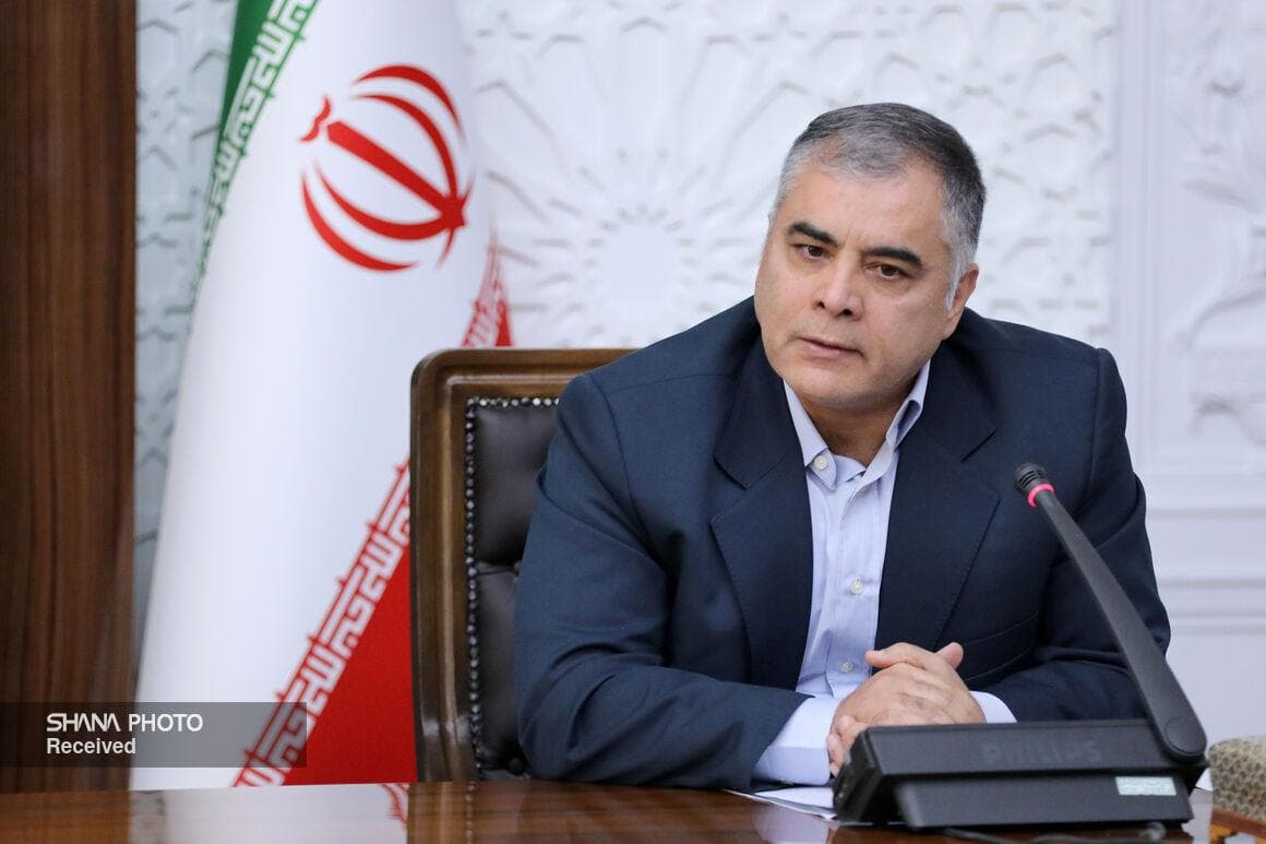 نفت در مسیر توسعه/ بهره‌برداری از ۲۹۰۰ کیلومتر خطوط انتقال نفت و فرآورده تا پایان برنامه هفتم