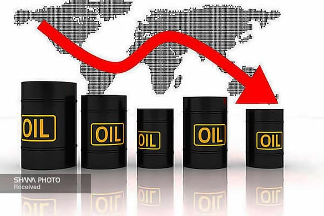کاهش قیمت نفت با افزایش ذخیره‌سازی‌های آمریکا