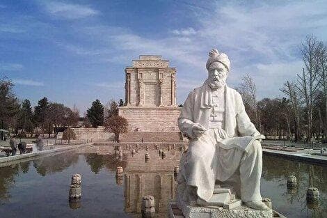 شاهنامه؛ از بی ادب یک دلقک تا همبستگی یک ملت