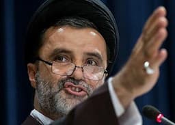 قرآن کسانی را که پیشنهاد تعلیق غنی‌سازی می دهند، آمریکایی و اسرائیلی می‌داند!