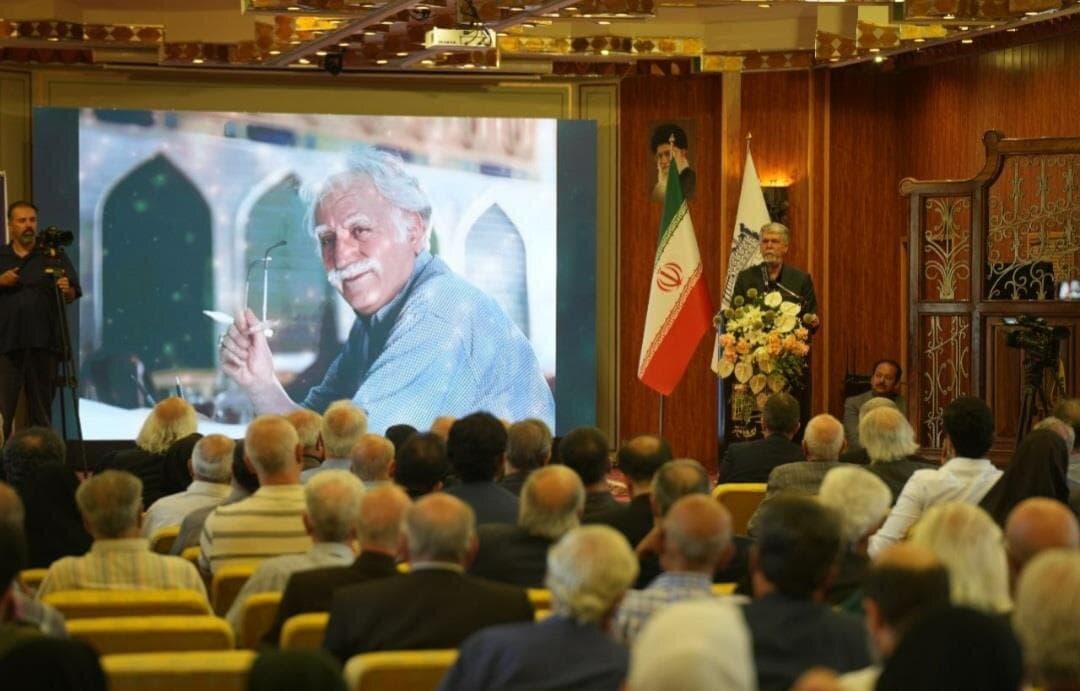 در هم‌زمانی تولد و فوت فرشچیان با اربعین، چه نشانه‌ای‌ست؟