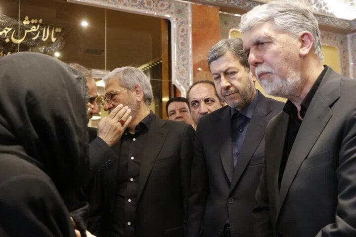 ببینید | ظریف: با استاد فرشچیان خیلی به دنیا فخر فروختم
