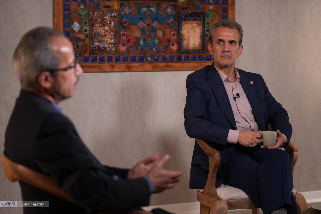 ببینید| افغانستانی‌های مهاجر در ایران جاسوس بودند؟/ گفته شد برخی مهاجران نظامی‌ هستند