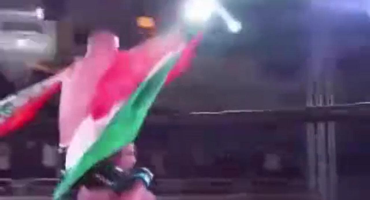 ببینید | اتفاق جالب پس از پیروزی بوکسور عراقی در مقابل بوکسور ایرانی