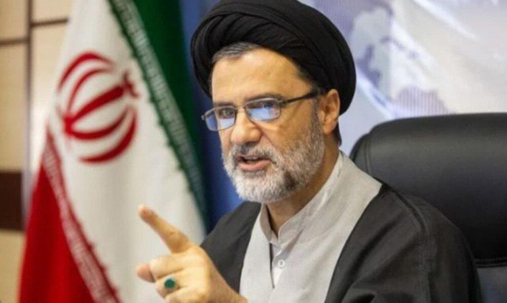 حمله تند نبویان به ظریف؛ قرآن کسانی را که پیشنهاد تعلیق غنی‌سازی می‌دهند، آمریکایی و اسرائیلی می‌داند/ ظریف ایران را در چاه ویل مکانیسم ماشه انداخت
