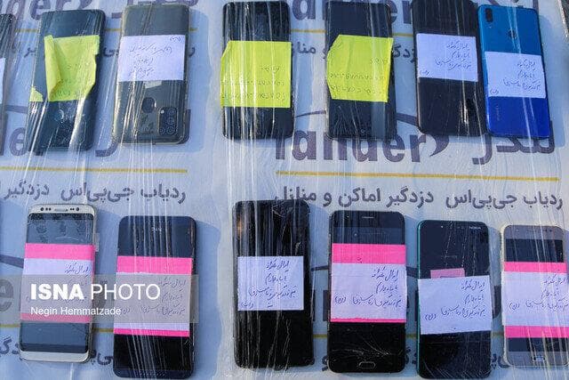 سارقی که با تغییر در سریال تلفن‌های همراه سرقتی، مجددا آنها را می‌فروخت