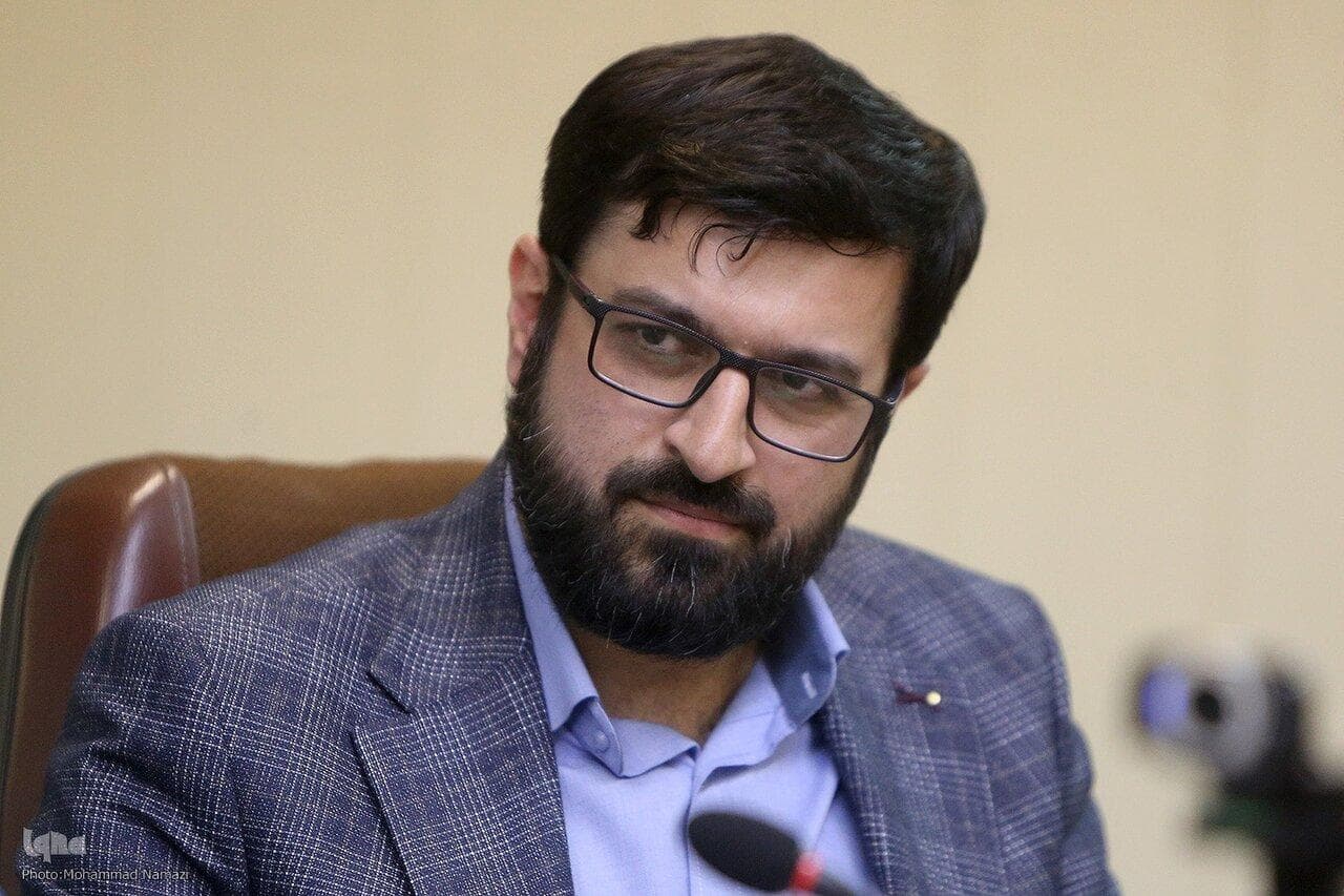 حمله معاون وزارت ارشاد در دولت سیزدهم به موافقان مذاکره؛اختلال روانی دارند/ دوست دارند ذلیل باشند/به تعبیر قرآن محبت غرب در پوست و گوشت‌شان جاری است
