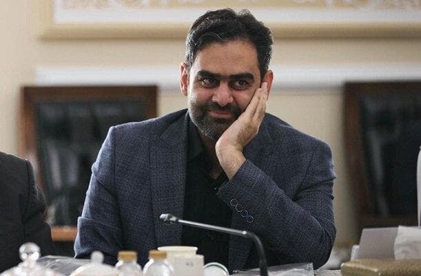 واکنش ثابتی به حسام الدین آشنا با انتشار عکسی از حسن روحانی و دری اصفهانی + متن توئیت