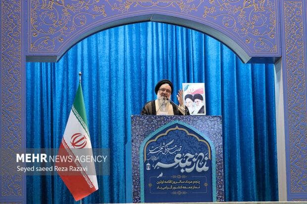 انتقاد تند احمد خاتمی از بیانیه جبهه اصلاحات؛اینها عددی نیستند/کارگزاری که می‌گوید در زمان گرسنگی مردم اعتقادی به حجاب ندارد بیخود مسئولیت پذیرفته است