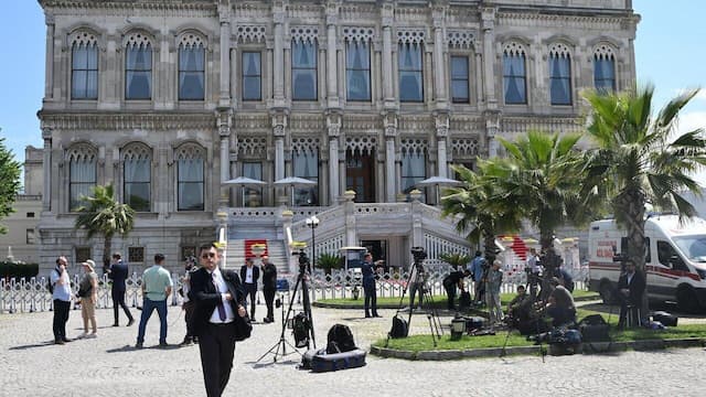 احتمال میزبانی استانبول از دیدار پوتین و زلنسکی قوت گرفت